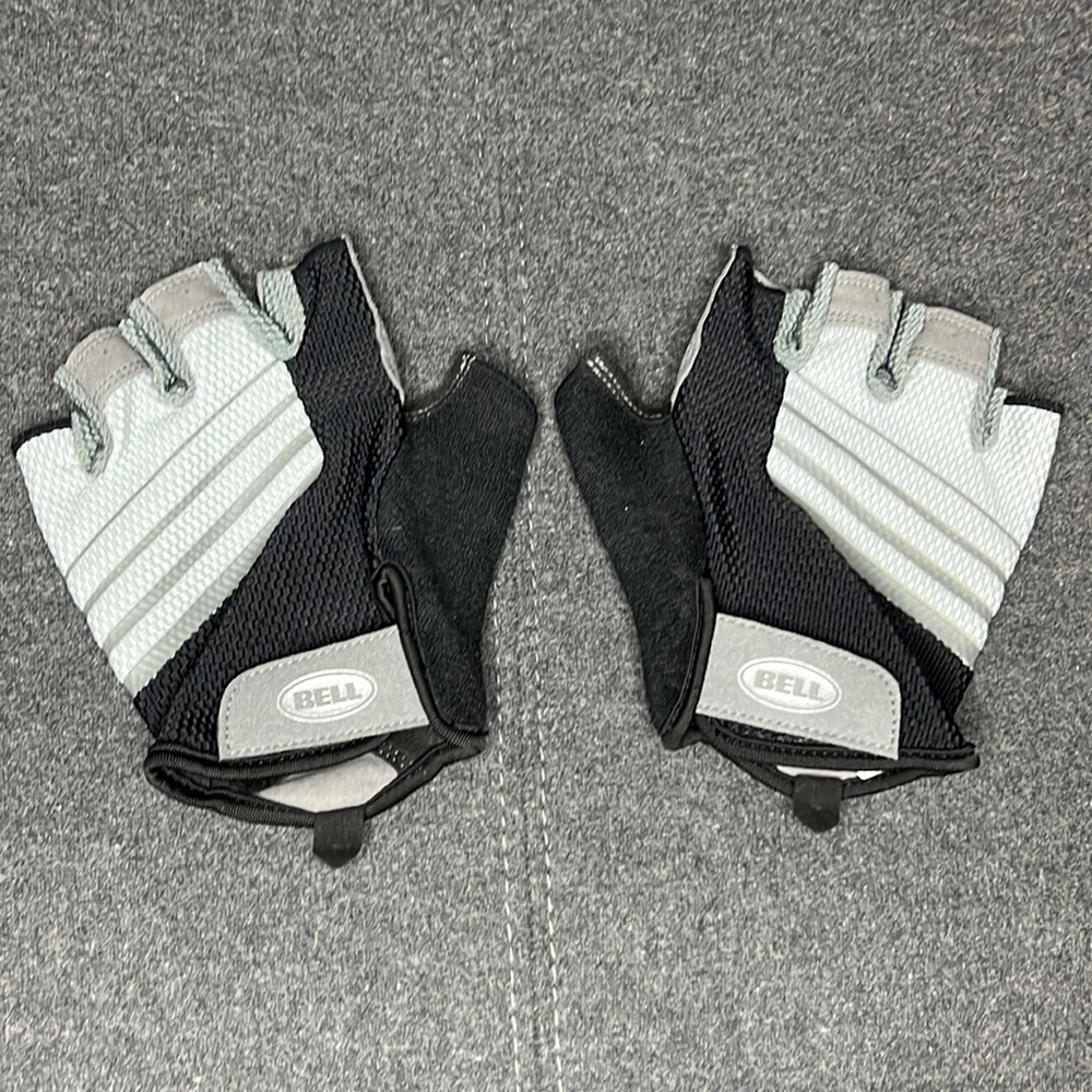 Bell cycling gloves Ramble 500 S/M. NWOT